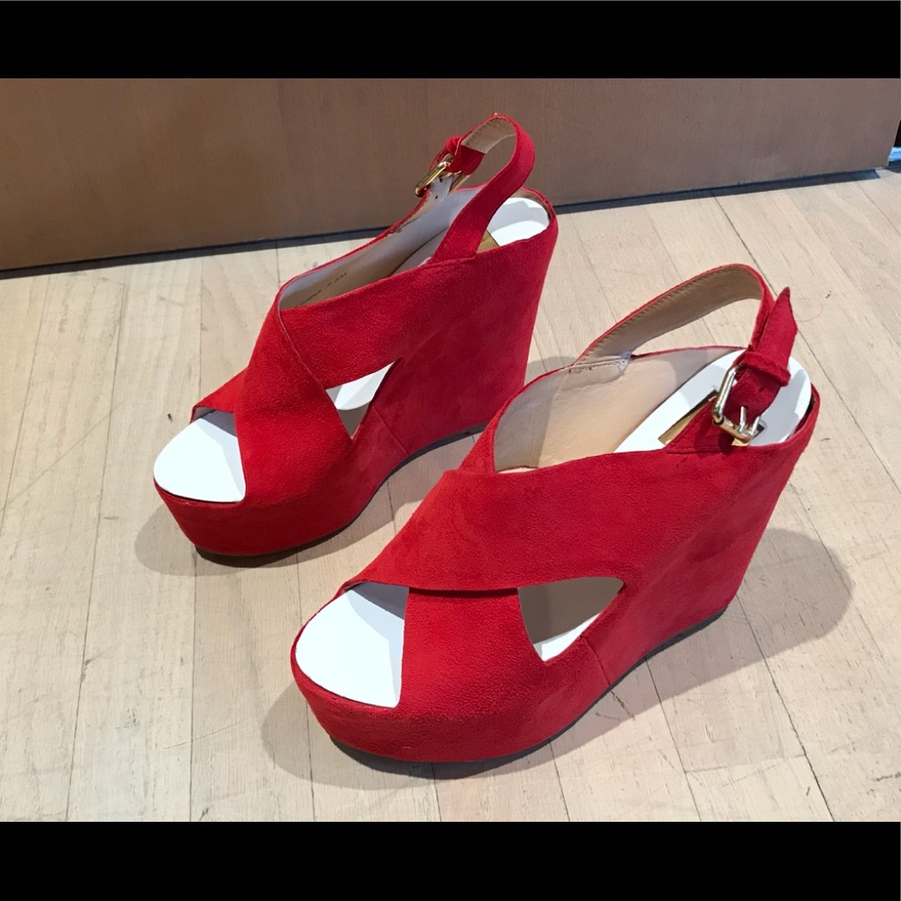 Dolce Vita Red Suede Platform Sandala